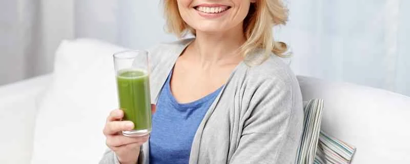 冷え性でも大麦若葉ジュースを飲んでも大丈夫？生理中でも飲んでも大丈夫？