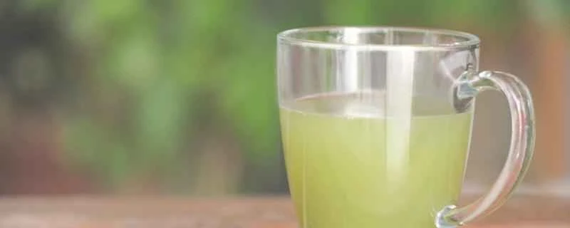 より効果的にダイエットするには、グリーンジュースは食前と食後のどちらで飲んだ方が良いですか？ グリーンジュースを飲んで早く痩せるにはどうすれば良いですか？