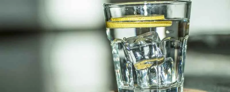 氷水を飲むと減量に効果があるのでしょうか？減量中に氷水を飲んではいけないのはなぜですか？
