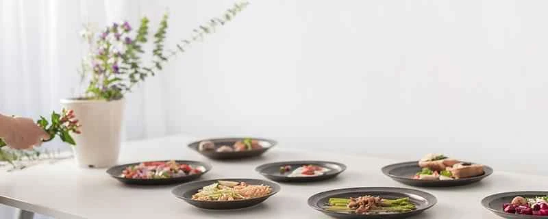 夜に食べ過ぎて体重が増えてしまうのではないかと心配な場合はどうすればいいでしょうか？ 夜に食べ過ぎると体重が増える理由は何でしょうか？