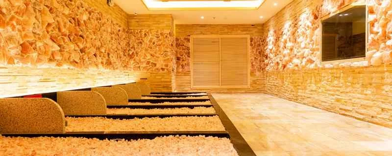 減量のためにサウナはどのくらいの頻度で利用すべきでしょうか？毎日サウナを利用した場合、1ヶ月でどれくらい体重を減らせますか？