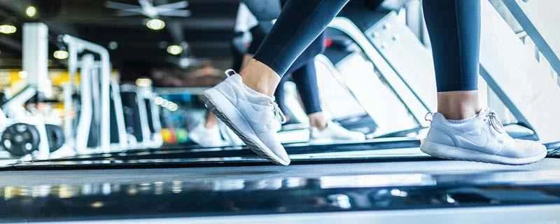 全身のダイエット方法は、体重を減らすことですか、それとも特定の部分をターゲットにすることですか?